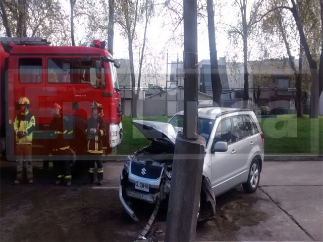 Choque de Vehículo deja Tránsito Suspendido en Avenida 2 Sur en Talca