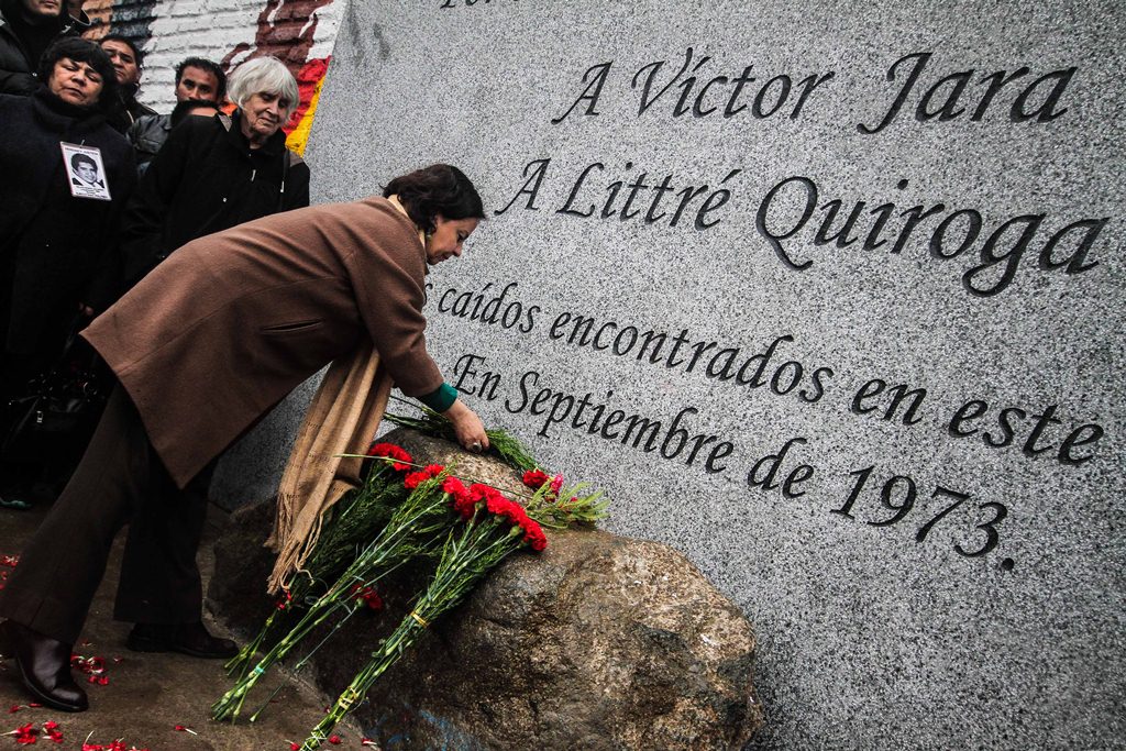 Descubren Memorial del Cantautor Chileno Víctor Jara