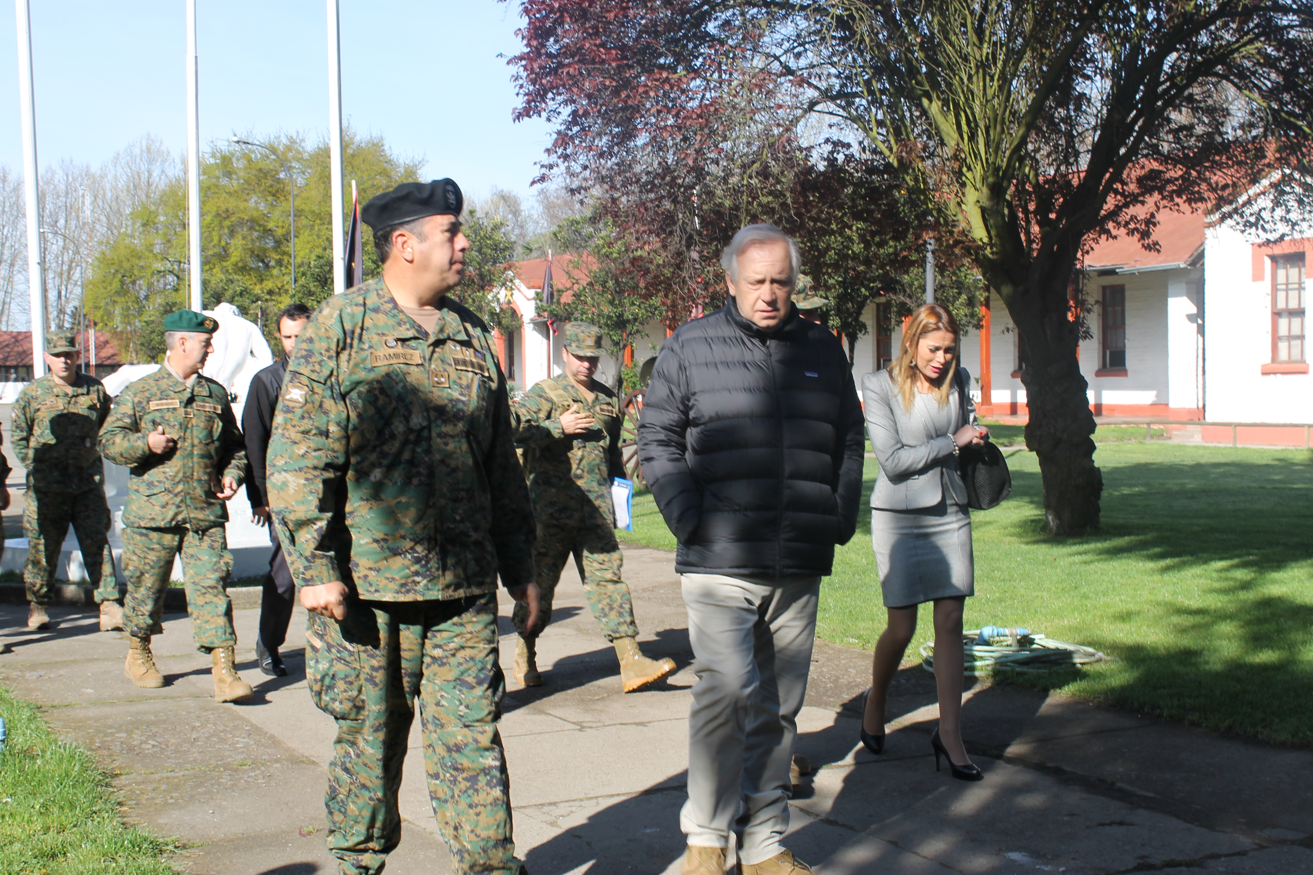Ministro Jorge Burgos Inspecciona Instrucción Militar