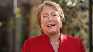 Aprobación de Bachelet llega al mínimo histórico