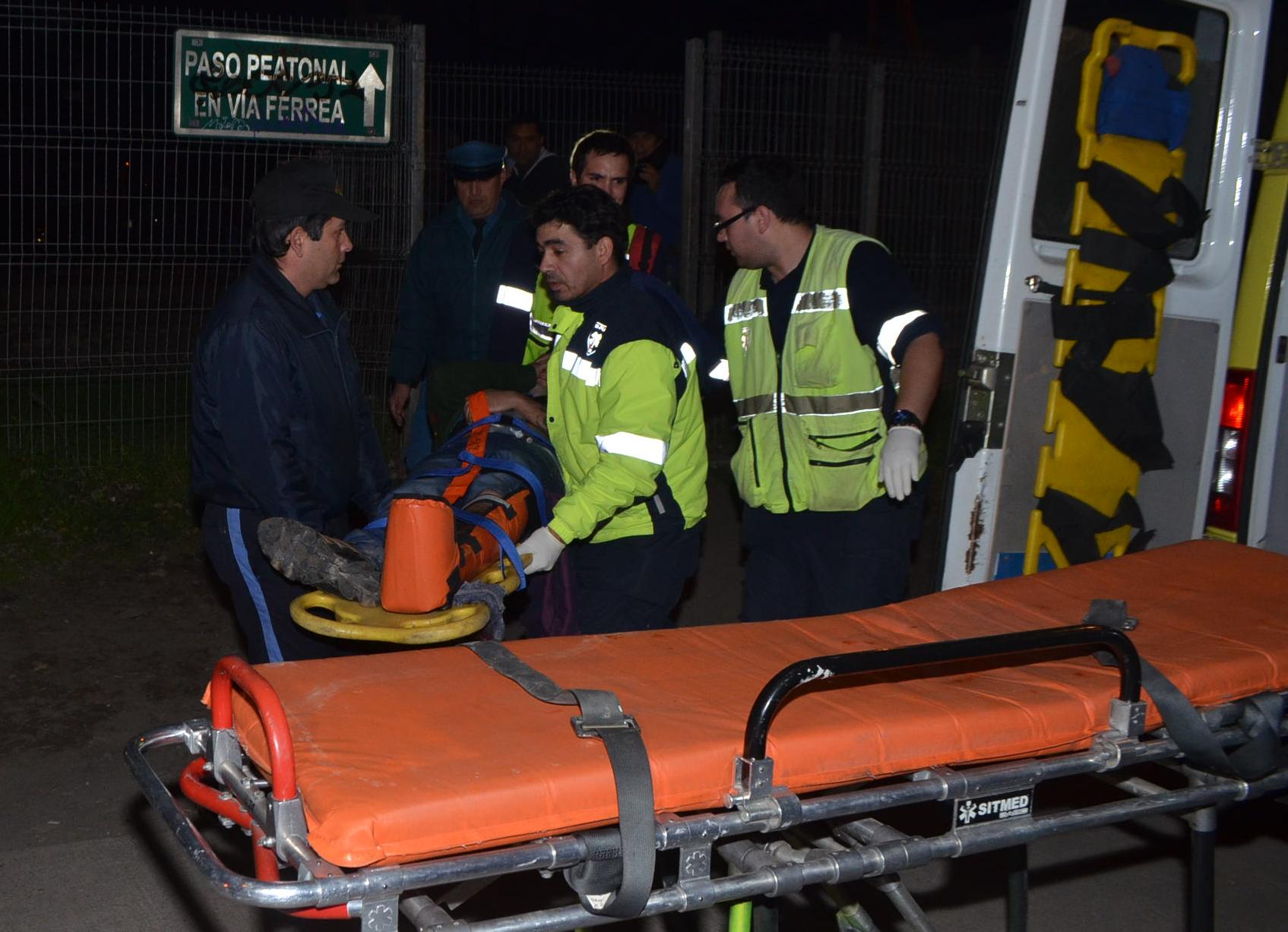 Joven pierde extremidad tras ser atropellado por tren en Talca