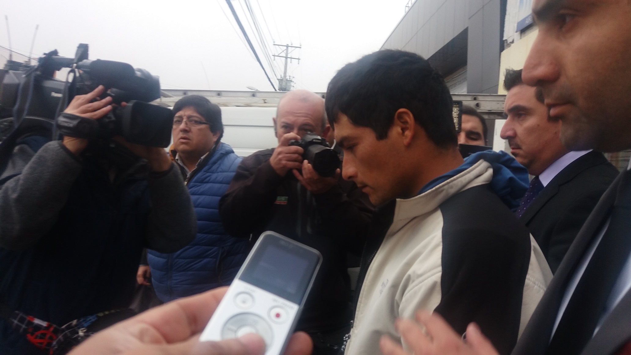 En prisión preventiva  hermanos implicados en brutal homicidio registrado  en plena calle de la población Carlos González Cruchaga en Maule   