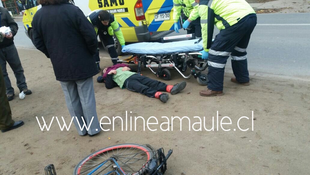 Ciclista resulta herido tras ser colisionado por vehículo en Alameda frente al Estadio Fiscal de Talca