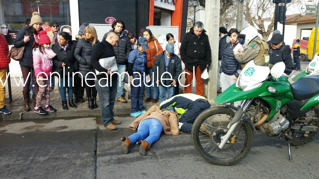 Mujer resulta gravemente herida al ser atropellada por colectivo en el centro de Talca