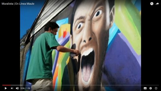 [Video] Joven artista talquino sorprende con minucioso trabajo en murales en la ciudad.