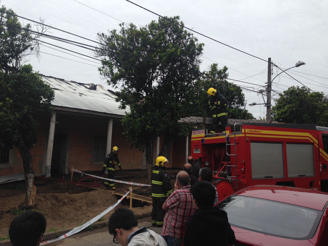 Mujer muere calcinada en incendio registrado en vivienda de Villa Alegre,