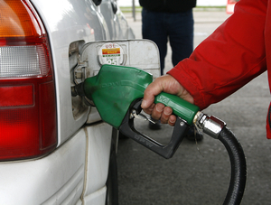Bajan los precios de las bencinas