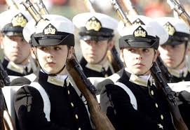 Mujeres podrán postular a la Armada el 2018