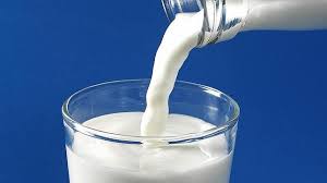 Denuncia por posible caso de colusión de leche