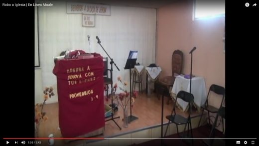 [Video] Carabineros detiene a dos sujetos que desvalijaron iglesia evangélica en Talca, ambos detenidos mantenían una precautoria de arresto domiciliario nocturno.