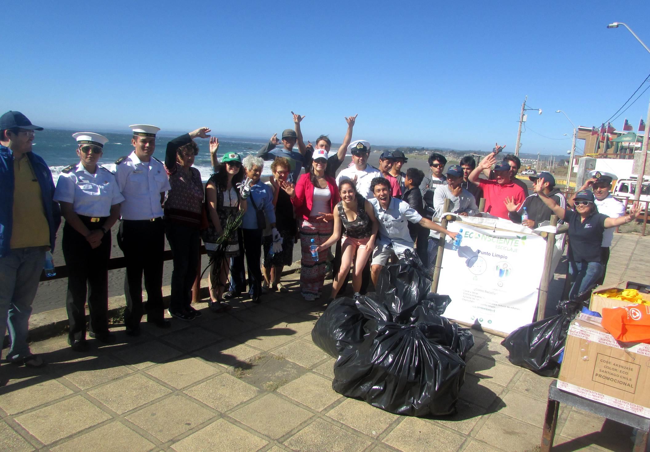 Primera jornada de limpieza de playas en el Maule