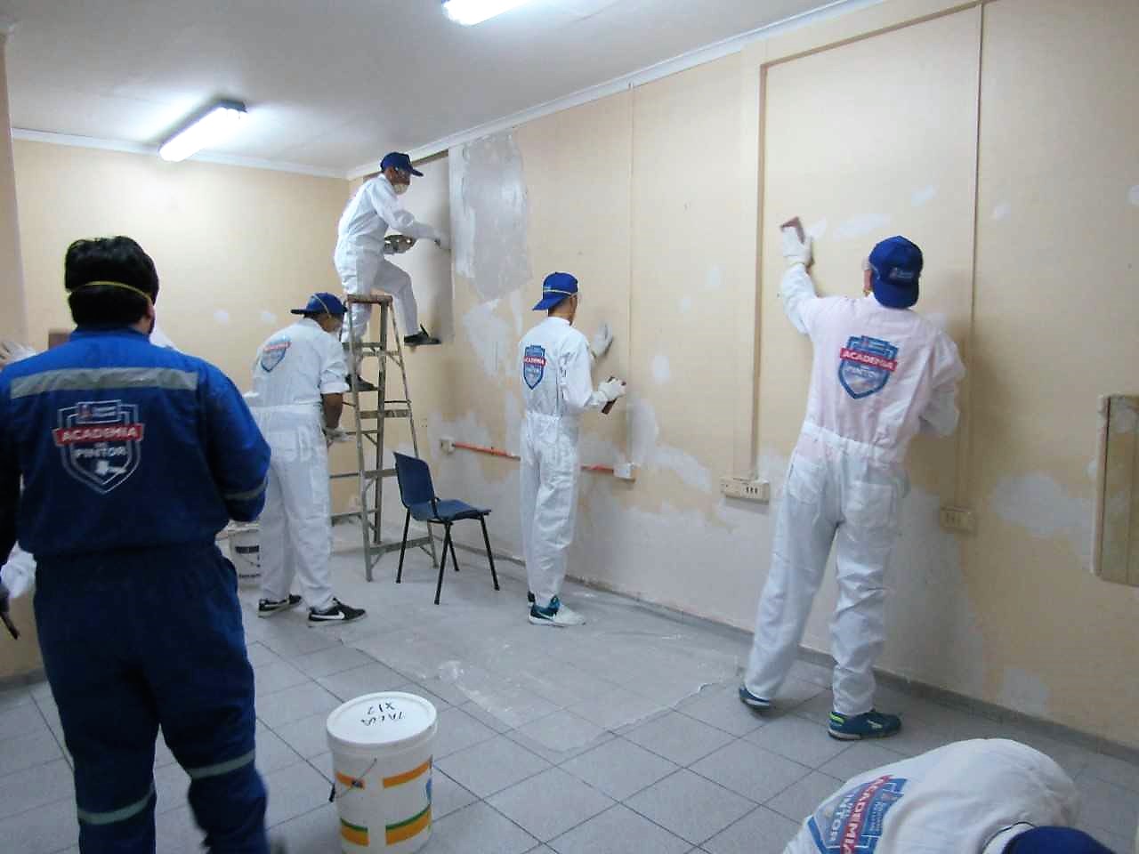 Internos de la cárcel de Talca se capacitaron como Pintor Profesional Arquitectónico