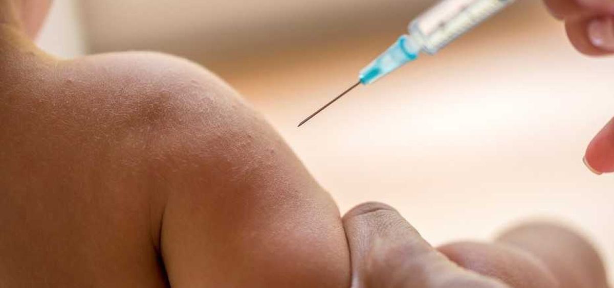 Llaman a vacunarse contra el sarampión antes de viajar a Europa