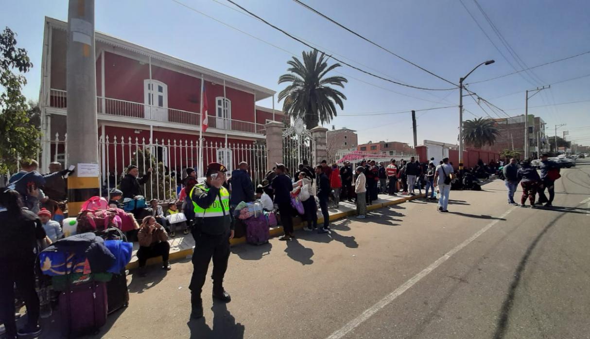 Venezolana perdió a su hijo en gestación fuera de consulado chileno en Tacna
