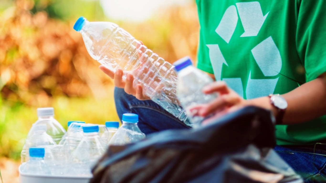 Ministerio del Medio Ambiente lanza plan de apoyo público-privado para la industria del reciclaje y sus trabajadores