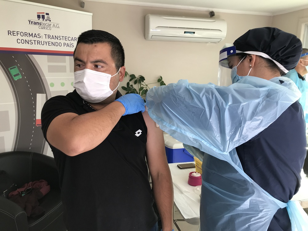 Más de 2 mil transportistas han sido vacunados contra la influenza en la Región del Maule.