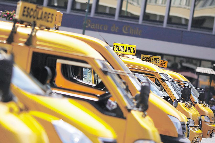 Ministerio de Transporte amplía opciones laborales a los transportistas escolares