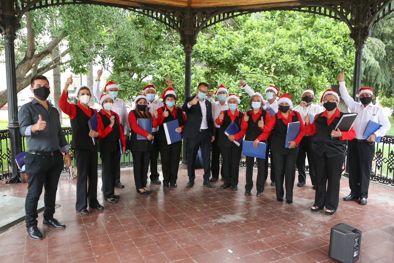Coro de Adultos Mayores de Talca planifica su gira navideña en tres comunas de la región