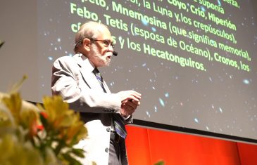 UTALCA conmemoró 40 años de existencia con clase magistral de científico José Maza. Además se homenajeó a funcionarios, académicos y administrativos.