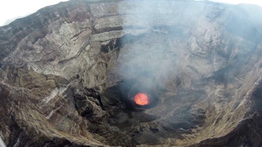 ¿Podría existir activación de otros volcanes por ante eventual erupción del volcán de Villarrica?