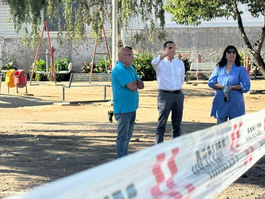 Municipio trabaja en la reparación de sumidero en avenida Licantén sector Aguas Negras