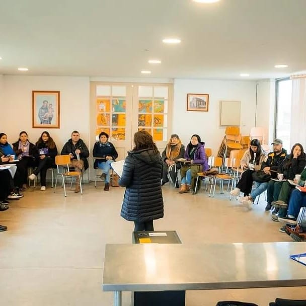 Linares Salud – En el CESFAM Luis Navarrete Carvacho, se llevó a cabo una reunión para dialogar sobre emergencias y desastres con la comunidad