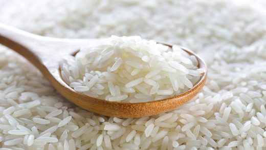 ¿Cuál es el riesgo de recalentar el arroz?