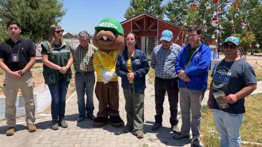 En la comuna de Retiro se efectuó un volanteo con información para prevenir incendios forestales, la actividad estuvo a cargo de la Delegación Presidencial y Conaf