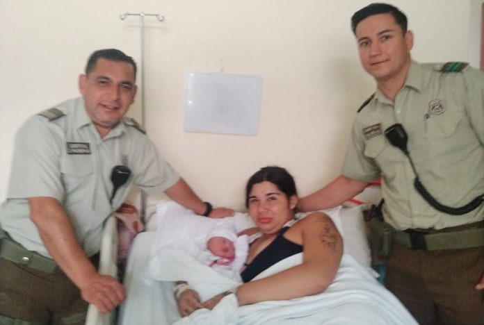 Carabineros de Parral asistió un parto en la vía pública