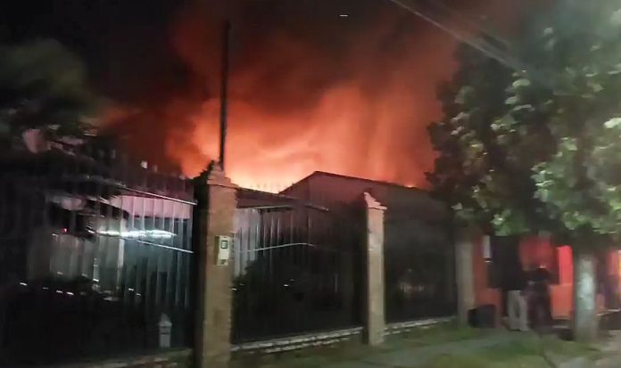 Incendio viviendas Linares, en Colo Colo con Serrano.