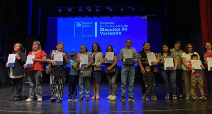 entrega escrituras de viviendas linares 207 Familias de Villa La Florida de Linares obtienen las escrituras de sus viviendas