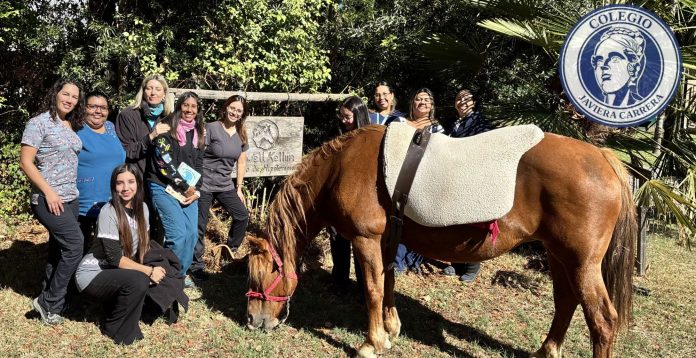 Programa equinoterapia Javiera Carrera Linares Linares: Colegio Javiera Carrera lanza programa de equinoterapia para potenciar desarrollo integral de estudiantes.