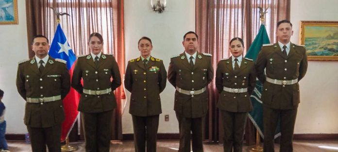 Cinco oficiales de Carabineros ascienden de grado en ceremonia realizada en Linares.