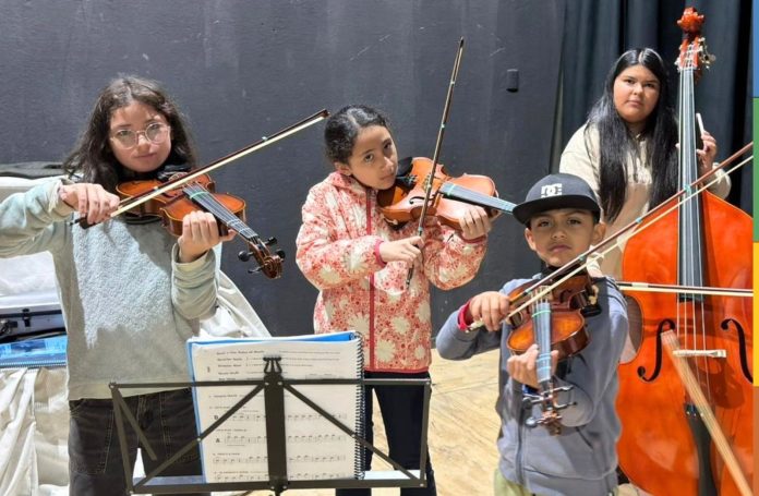 Chanco destaca progreso de su Orquesta Infantil tras cuatro meses de su creación.