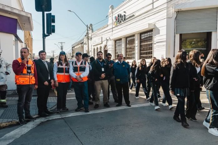 Más de 90 mil personas participaron en simulacro regional de terremoto y tsunami en las provincias de Cauquenes y Linares.